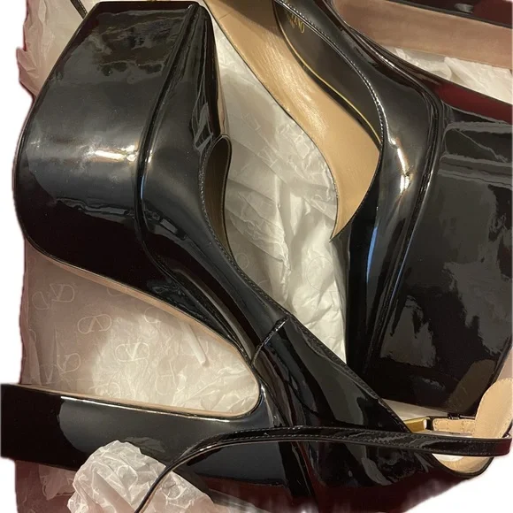 Valentino Garavani Black Platform Shoes with Chunky Heel - Picture 5 of 14